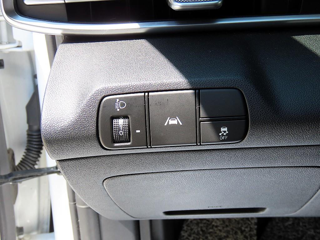 HYUNDAI Avante - Vista 12