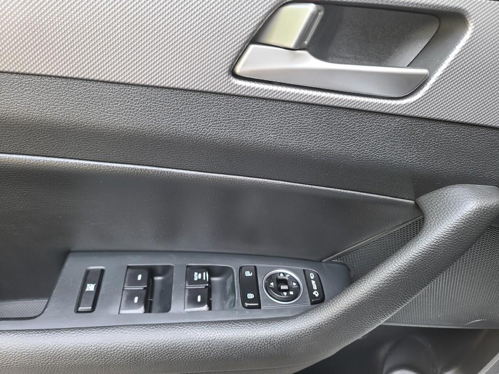 HYUNDAI Sonata - Vista 12