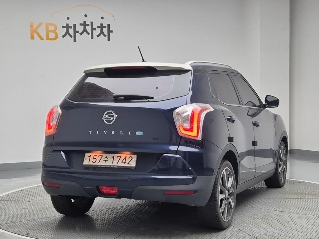 Ssangyong Tivoli - Vista 3