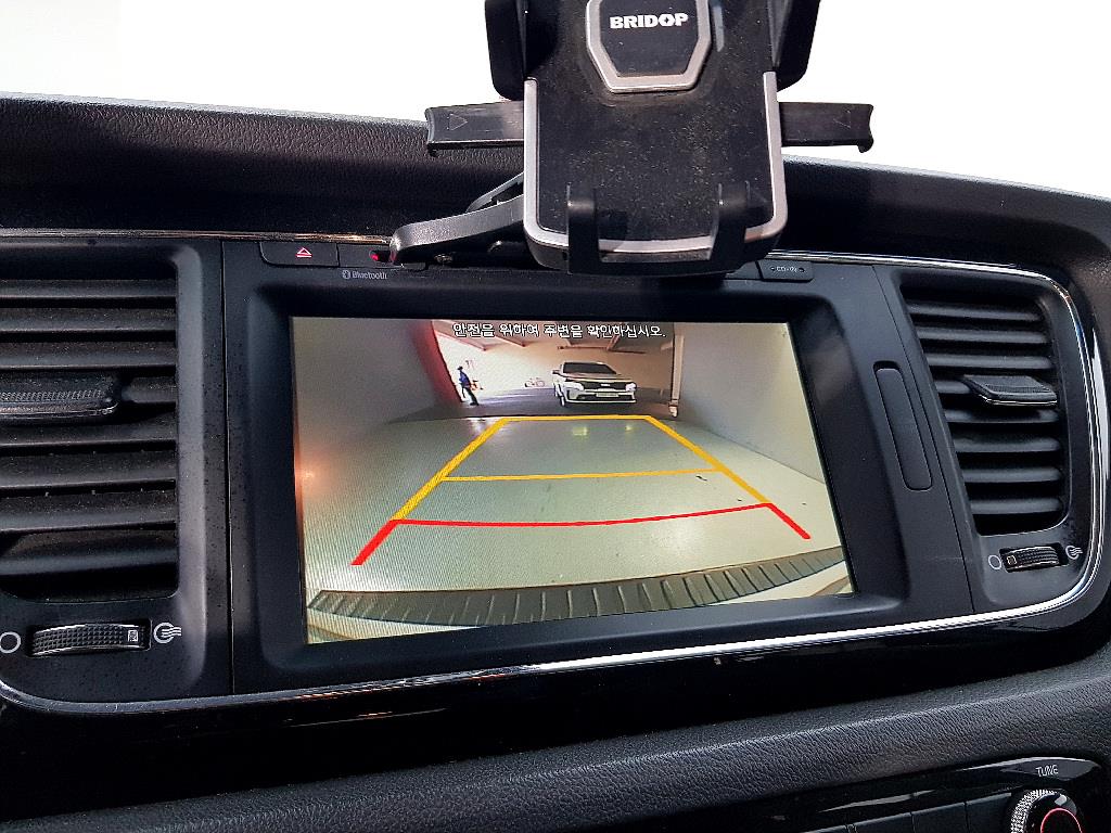 KIA Carnival - Vista 11