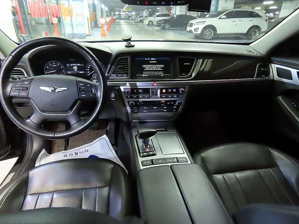 Genesis G80 - Vista 10