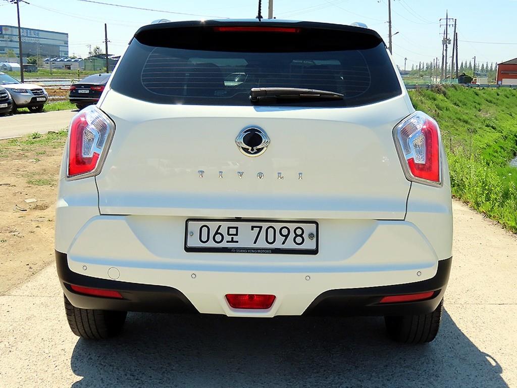 Ssangyong Tivoli - Vista 4