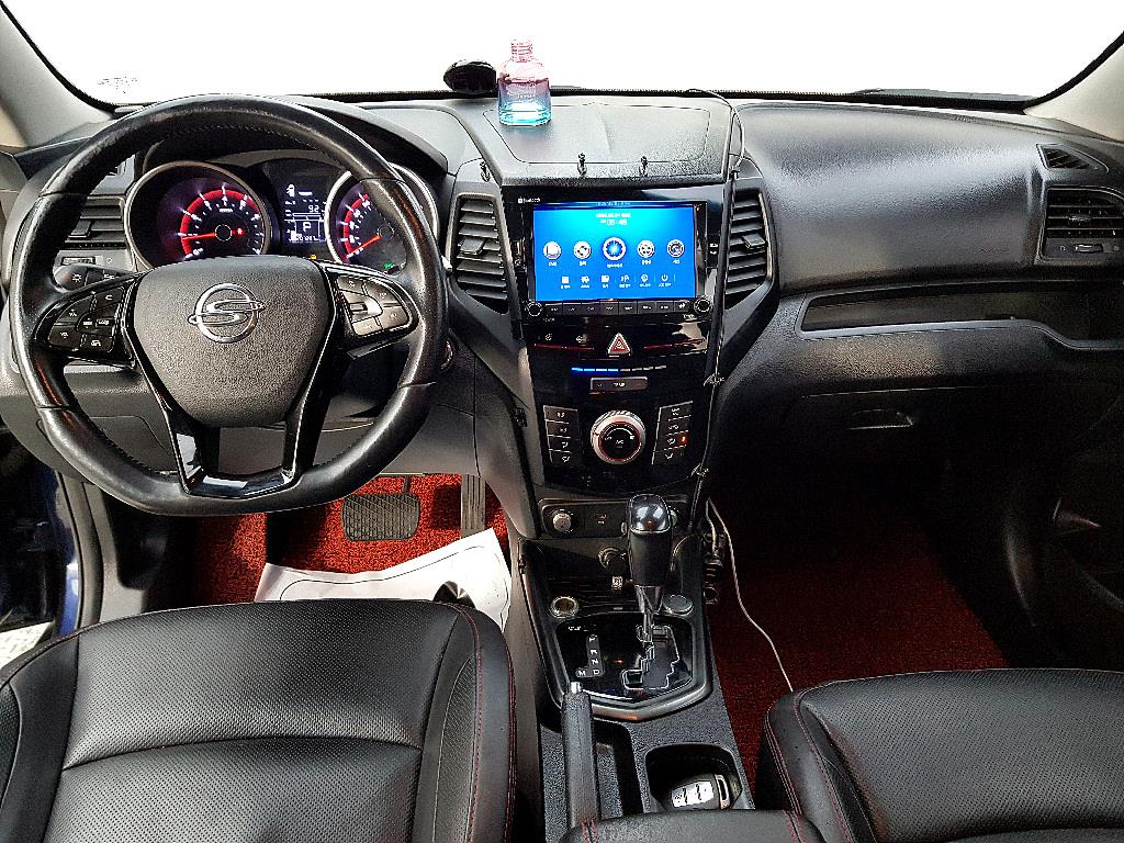 Ssangyong Tivoli - Vista 5