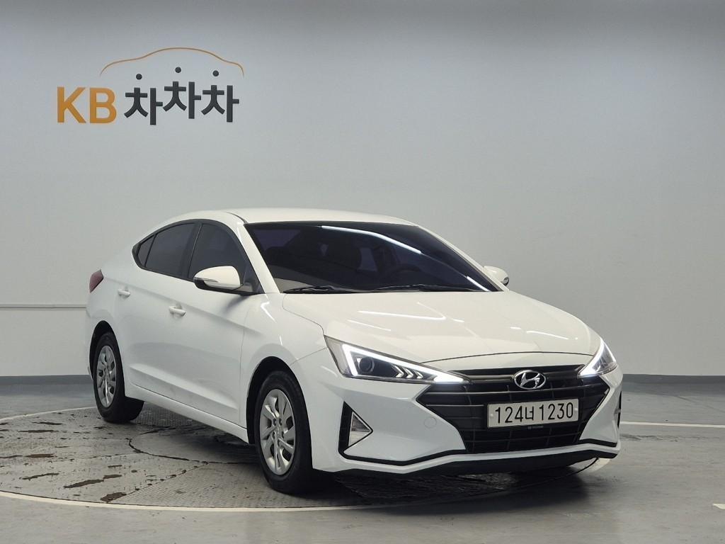 HYUNDAI Avante - Vista 4
