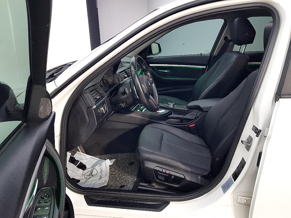 BMW 3 series - Vista 8