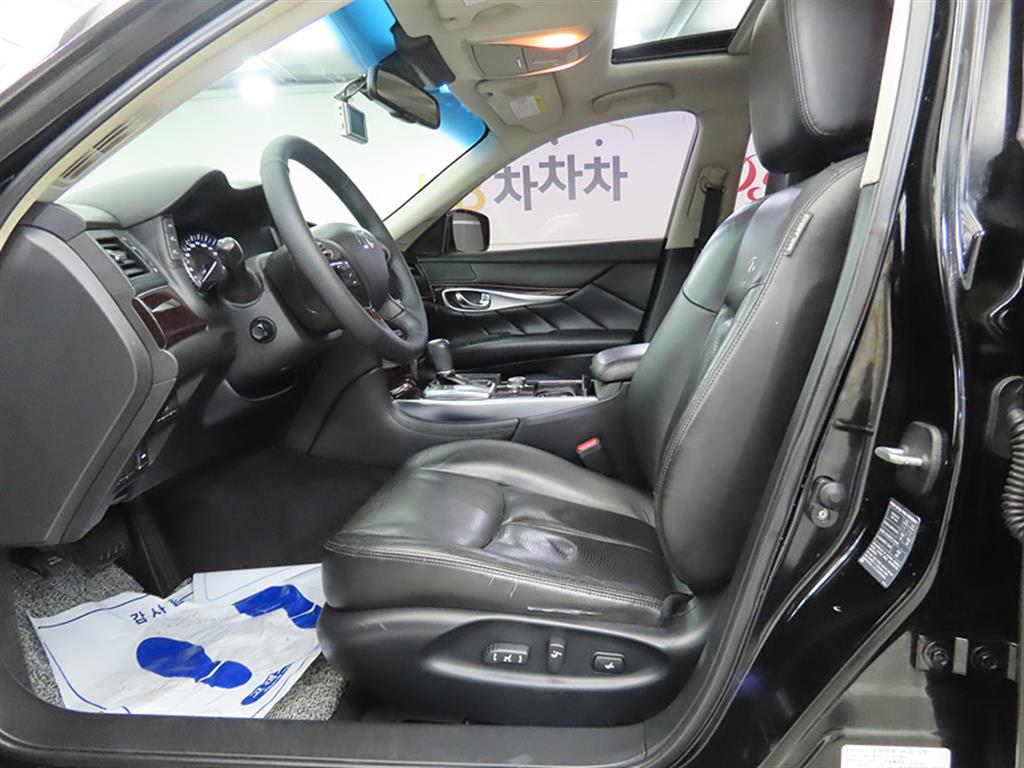 Infiniti M - Vista 5