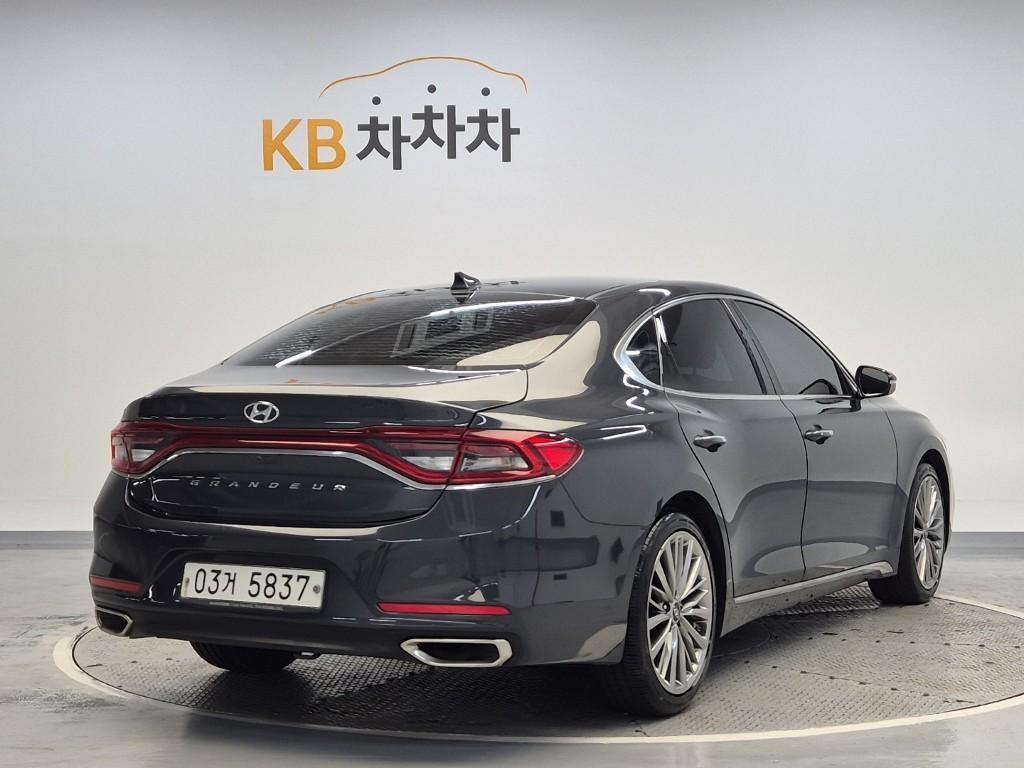 HYUNDAI Grandeur - Vista 3