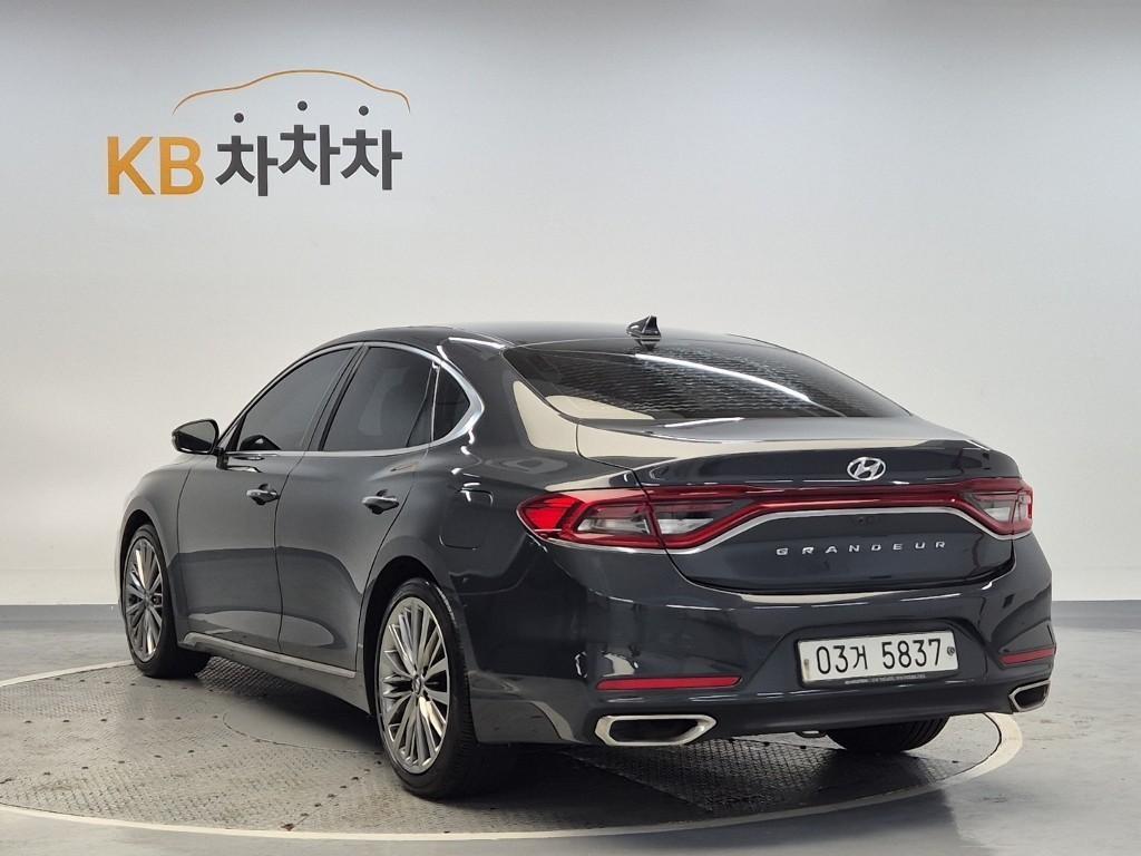 HYUNDAI Grandeur - Vista 2