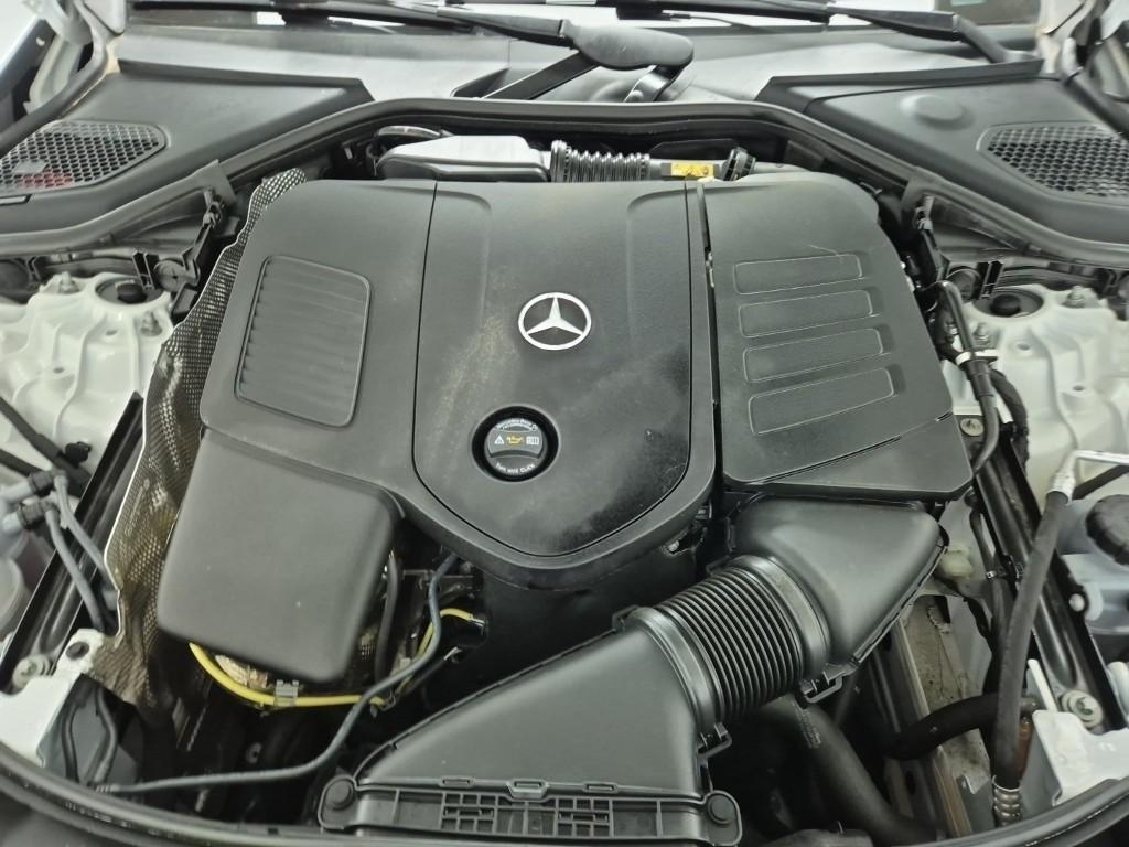 Mercedes Benz E class - Vista 5