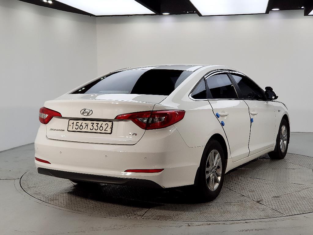 HYUNDAI Sonata - Vista 4