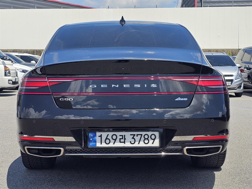 Genesis G90 - Vista 3
