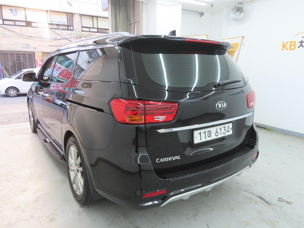 KIA Carnival - Vista 4
