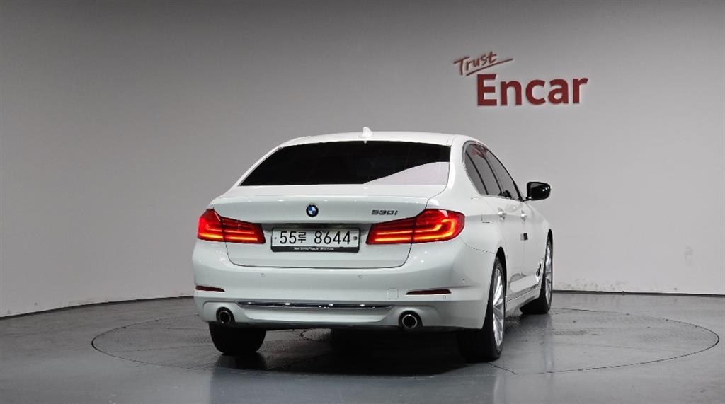 BMW 5 Series - Vista 4