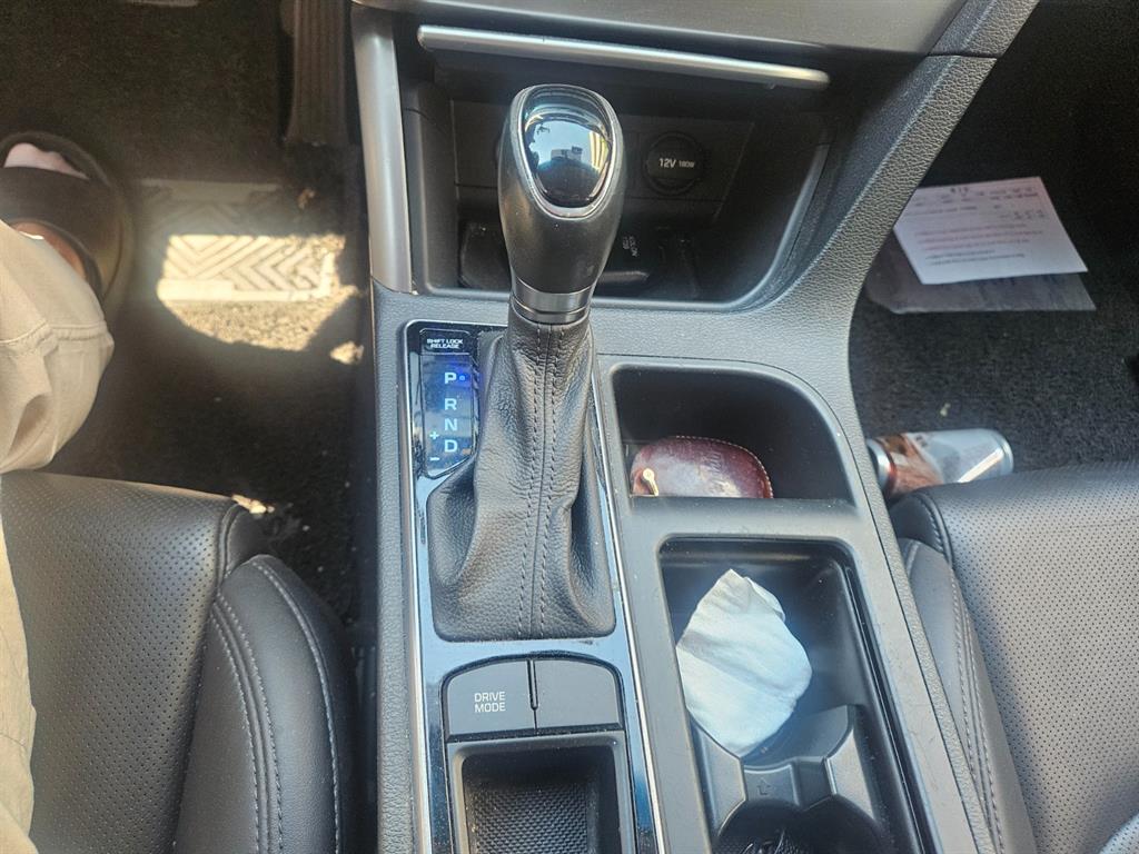 HYUNDAI Sonata - Vista 12