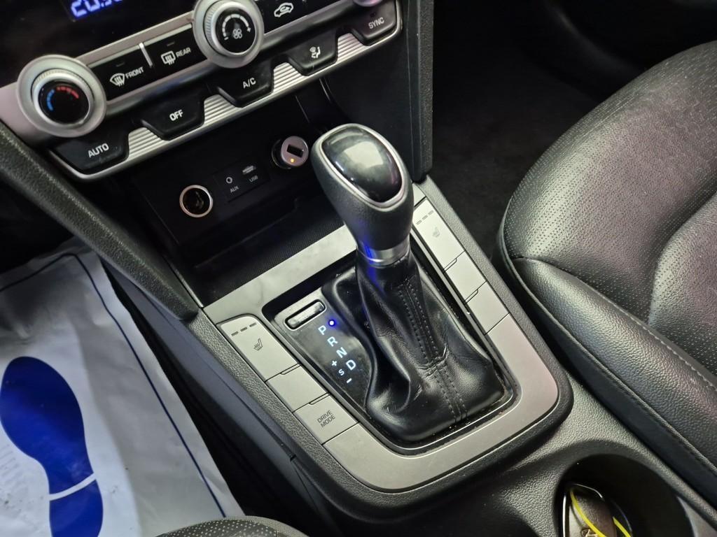 HYUNDAI Avante - Vista 8