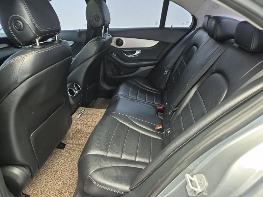 Mercedes Benz C Class - Vista 11