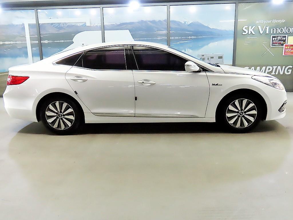 HYUNDAI Grandeur - Vista 3