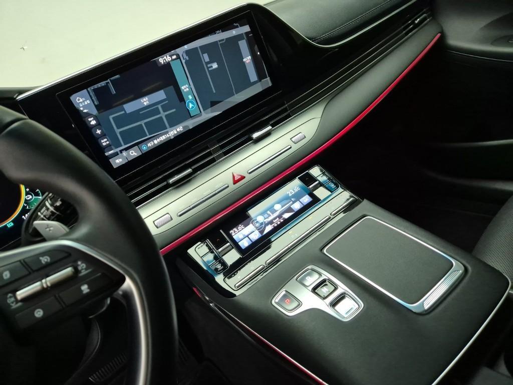HYUNDAI Grandeur - Vista 10