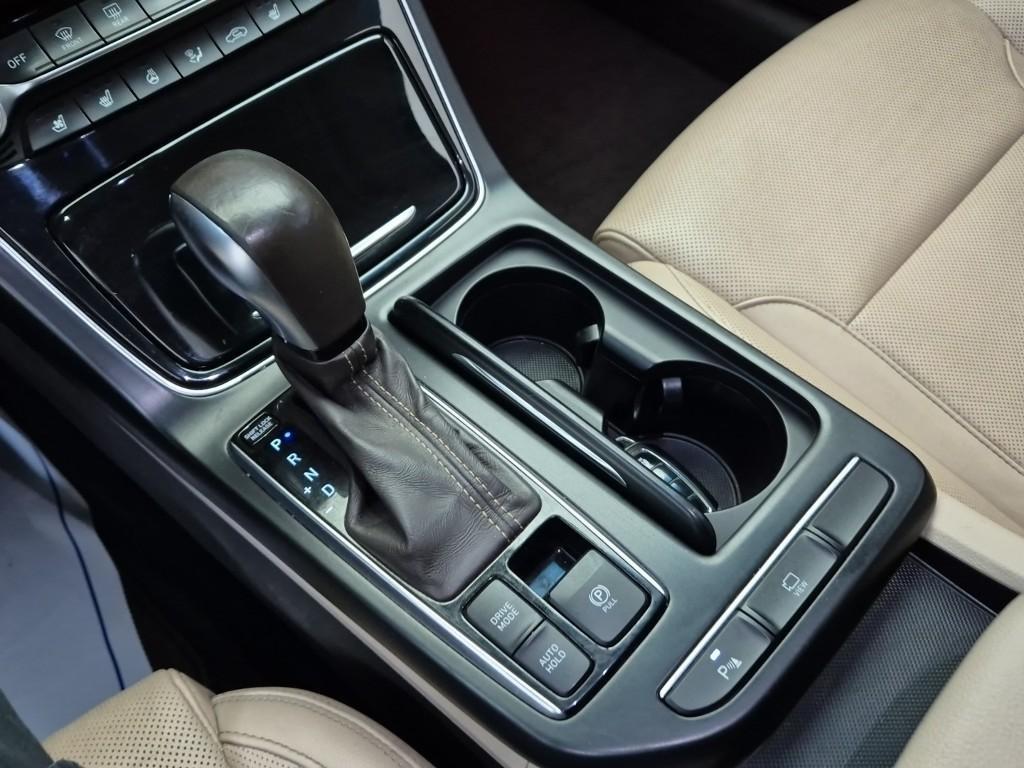 HYUNDAI Grandeur - Vista 7
