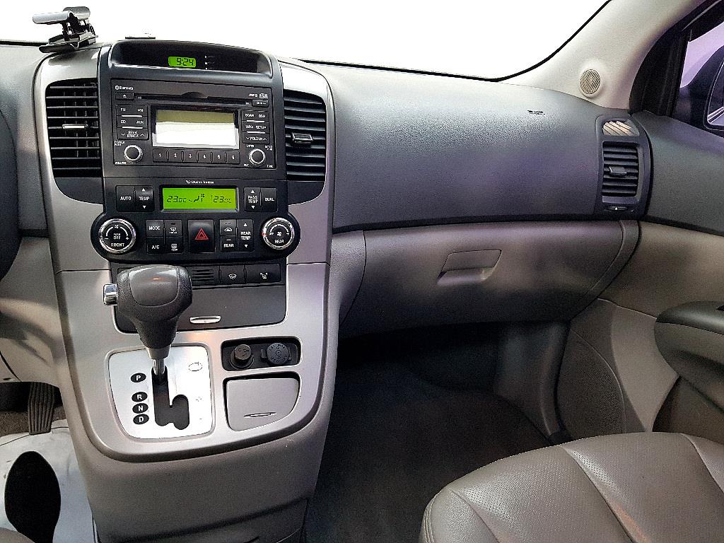 KIA Carnival - Vista 10