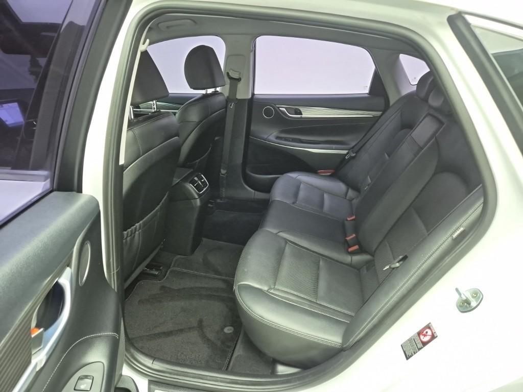 HYUNDAI Grandeur - Vista 12