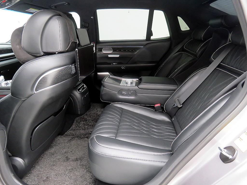 Genesis G90 - Vista 7
