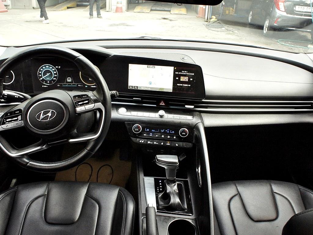 HYUNDAI Avante - Vista 12
