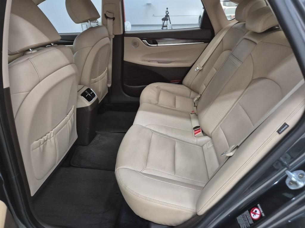 HYUNDAI Grandeur - Vista 11