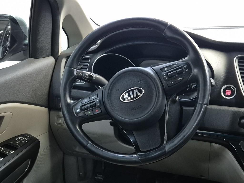 KIA Carnival - Vista 9