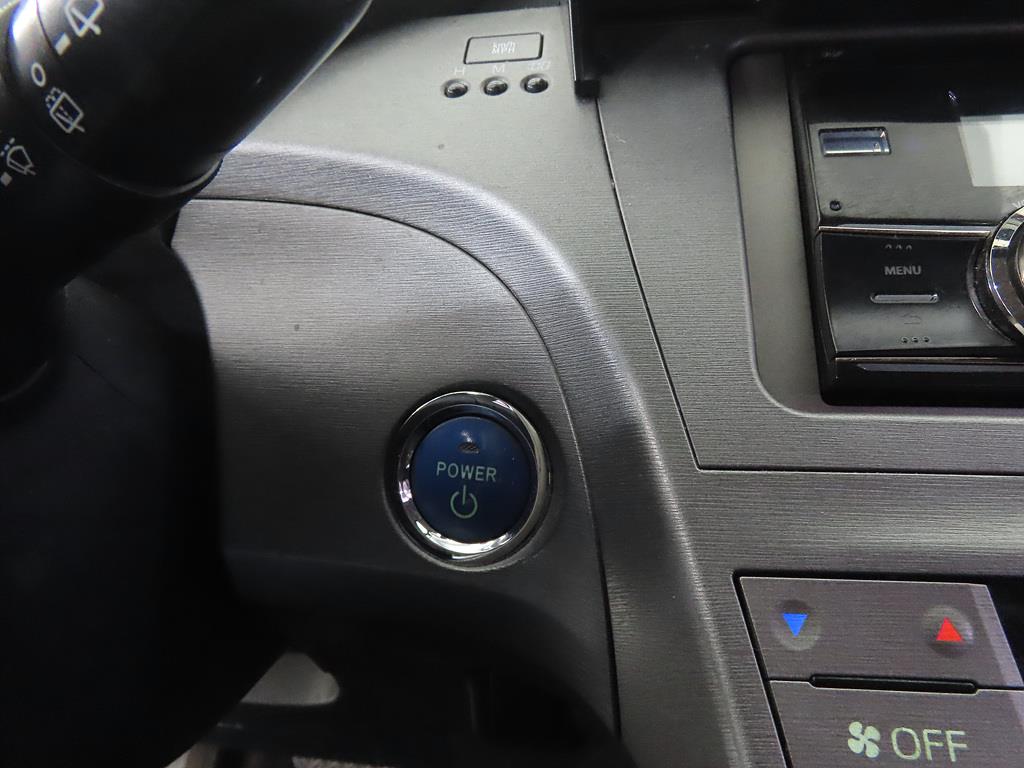Toyota Prius 2014 Blanco - Importación desde Corea - HF Imports Iquique - Foto 16