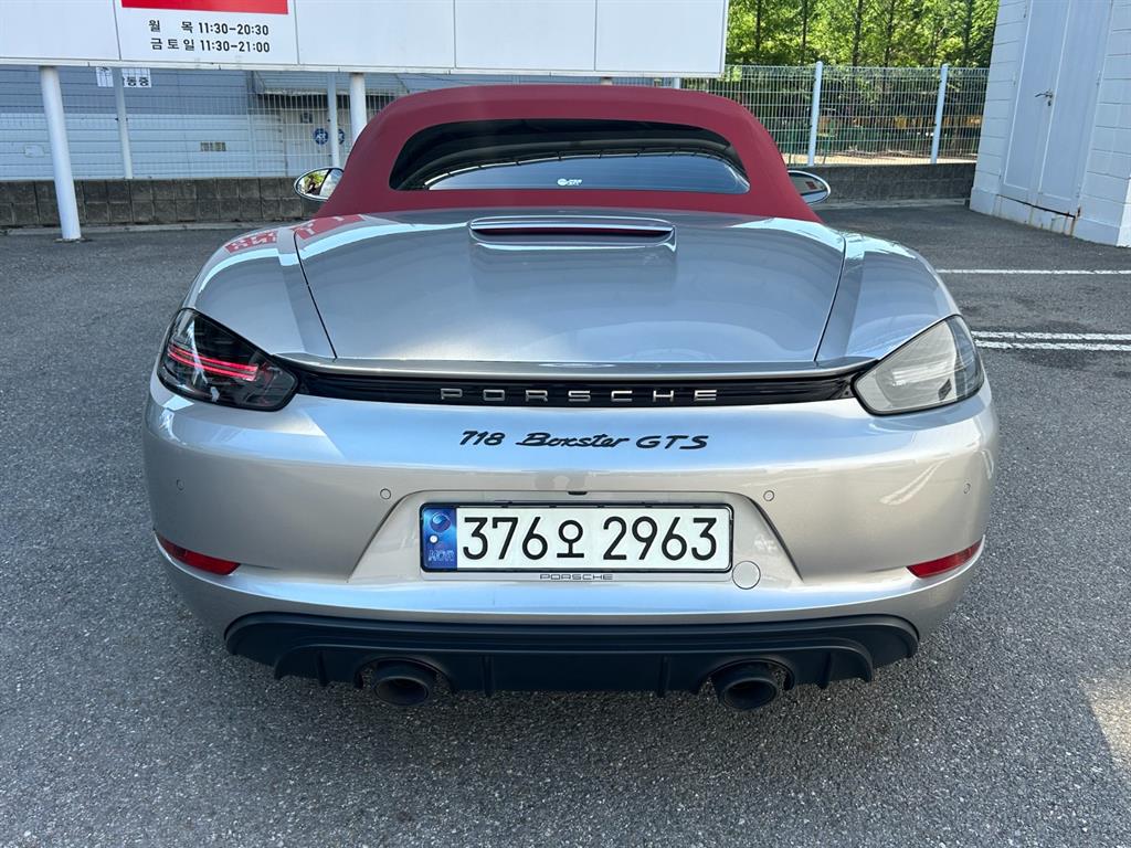 Porsche 718 - Vista 3