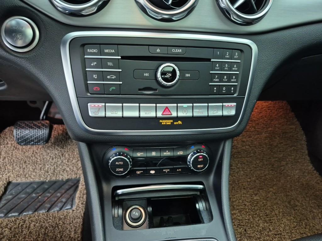 Mercedes Benz GLA Class - Vista 10