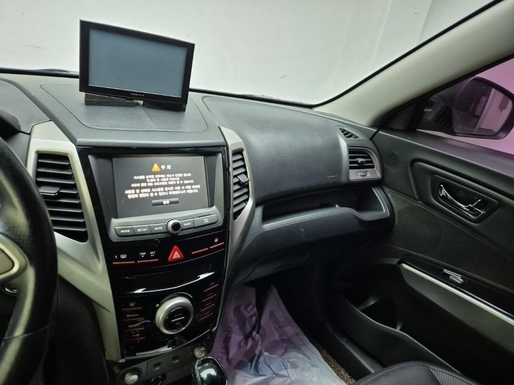Ssangyong Tivoli - Vista 10