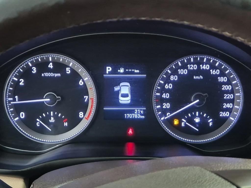 HYUNDAI Grandeur - Vista 5