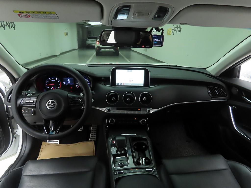 KIA Stinger - Vista 6