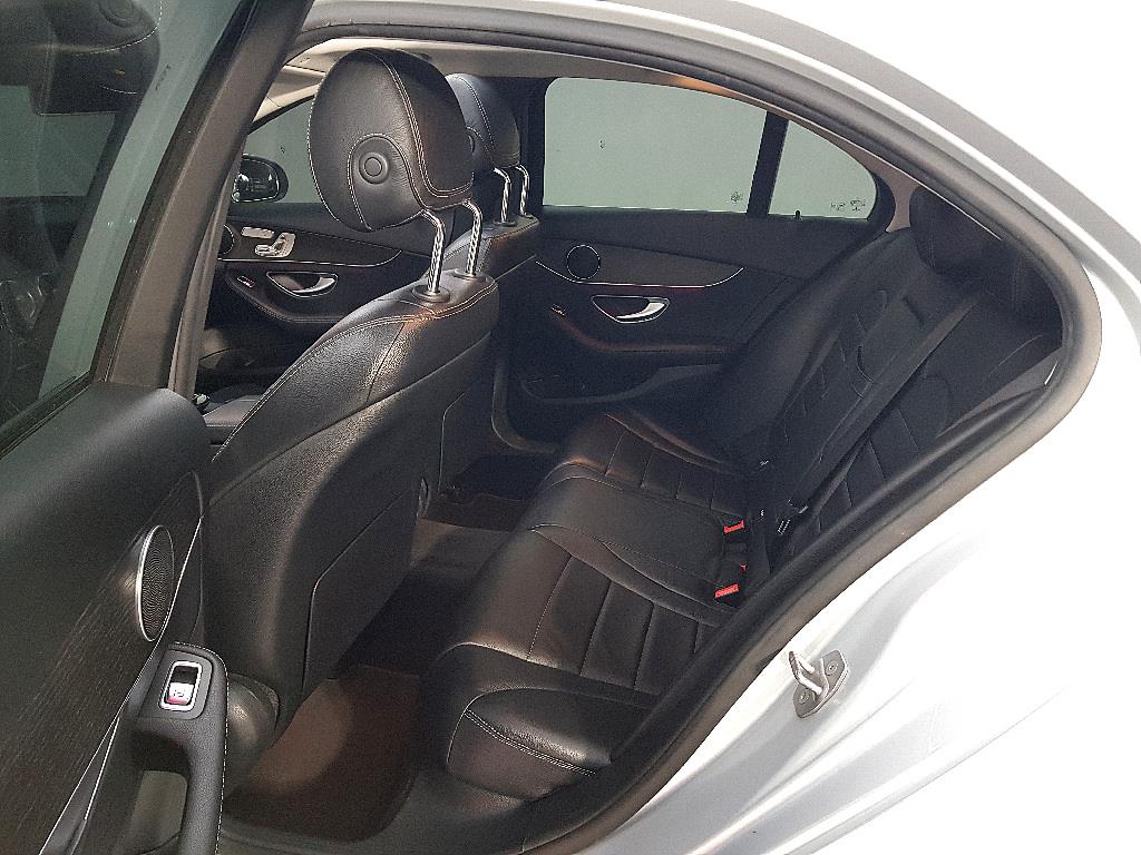 Mercedes Benz C Class - Vista 9