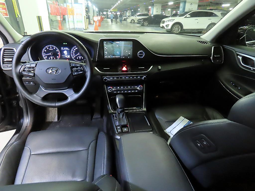 HYUNDAI Grandeur - Vista 10