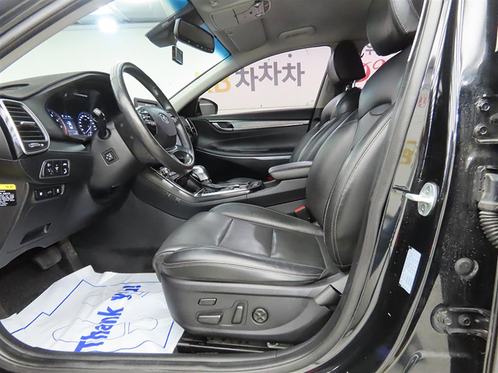 HYUNDAI Grandeur - Vista 5