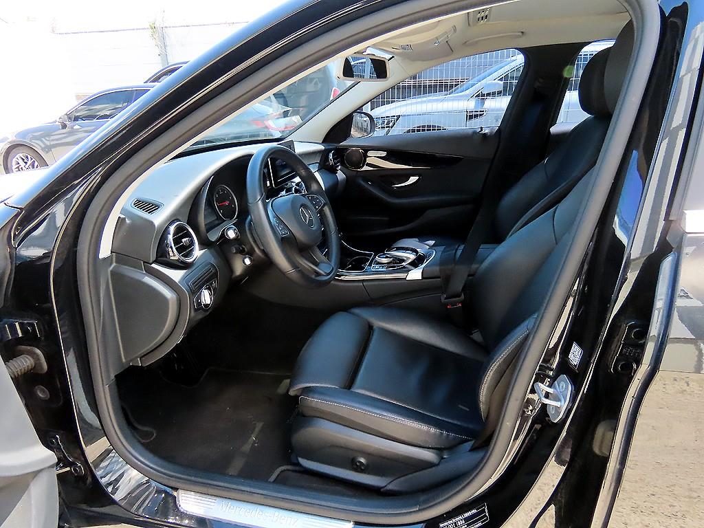Mercedes Benz C Class - Vista 4