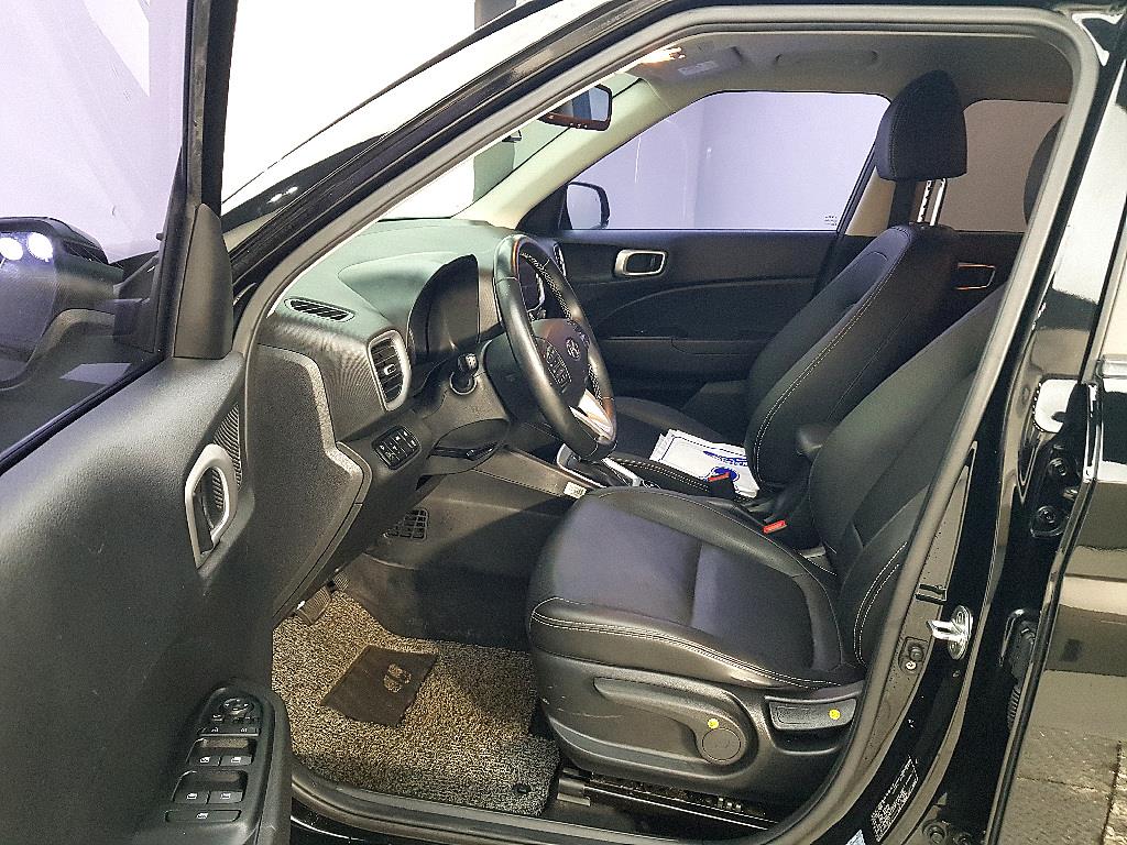 HYUNDAI Venue - Vista 8