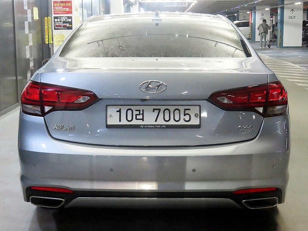 HYUNDAI Aslan - Vista 5