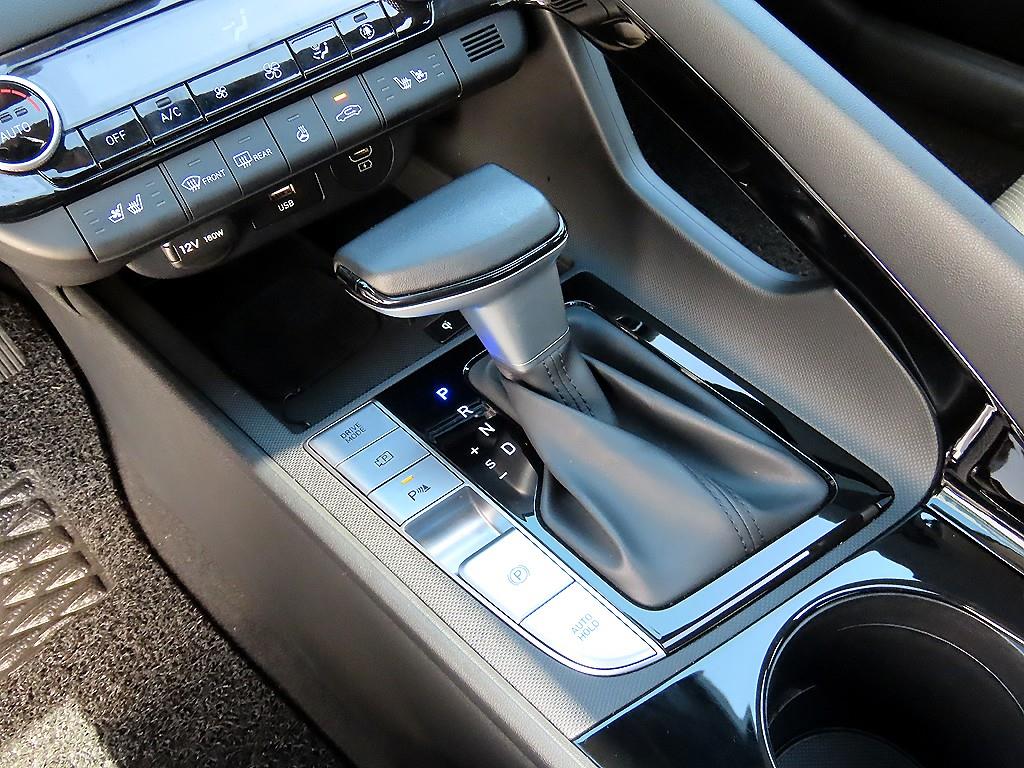 HYUNDAI Avante - Vista 10