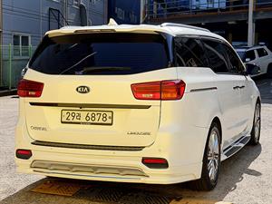 KIA Carnival - Vista 8