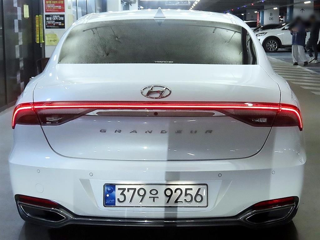 HYUNDAI Grandeur - Vista 5