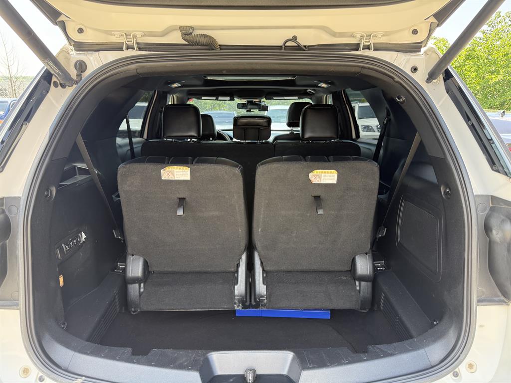 Ford Explorer - Vista 10