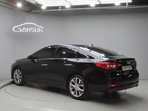 HYUNDAI Sonata - Vista 6