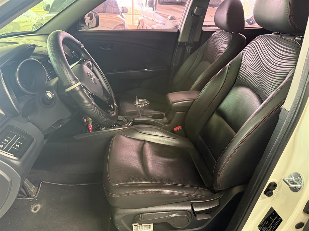 Ssangyong Tivoli - Vista 7