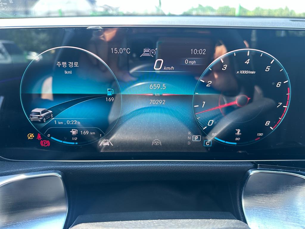 Mercedes Benz GLB Class - Vista 12