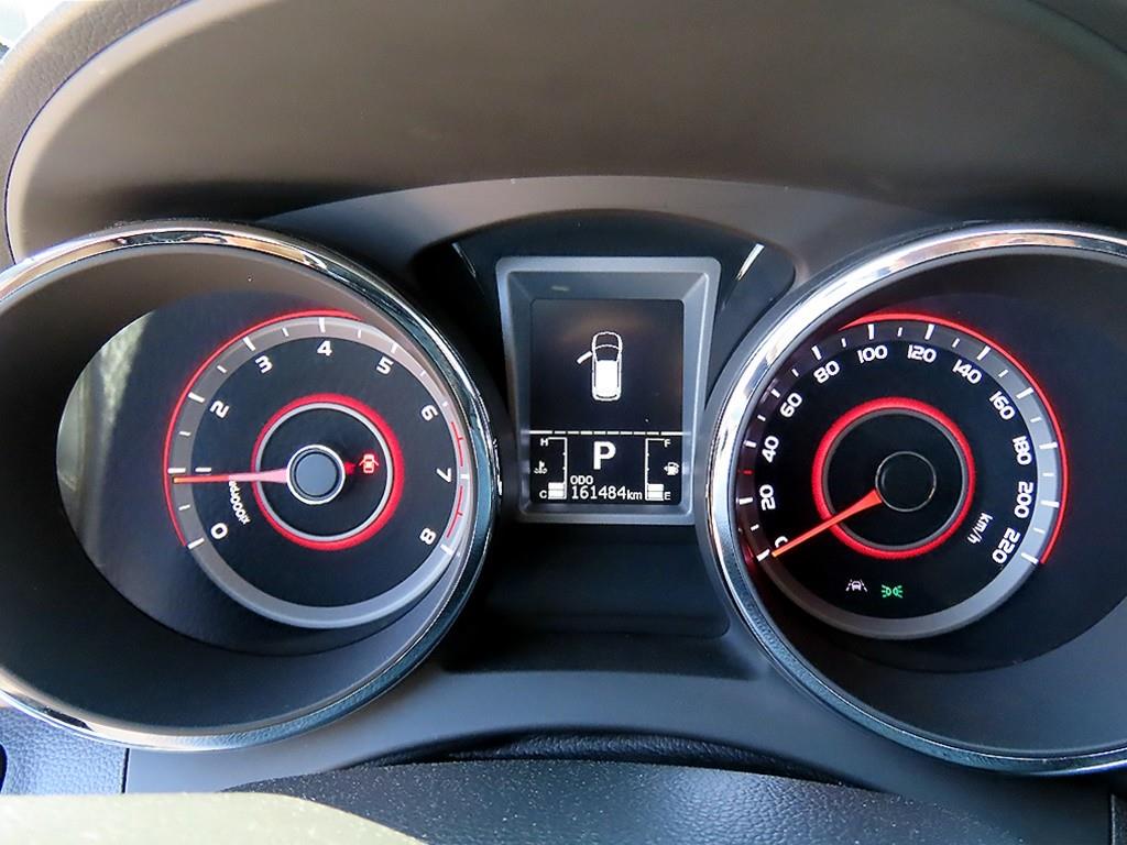 Ssangyong Tivoli - Vista 8