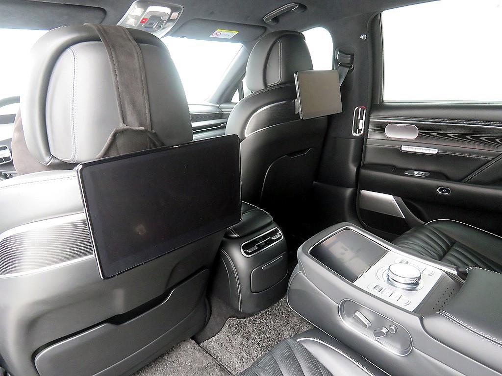 Genesis G90 - Vista 8